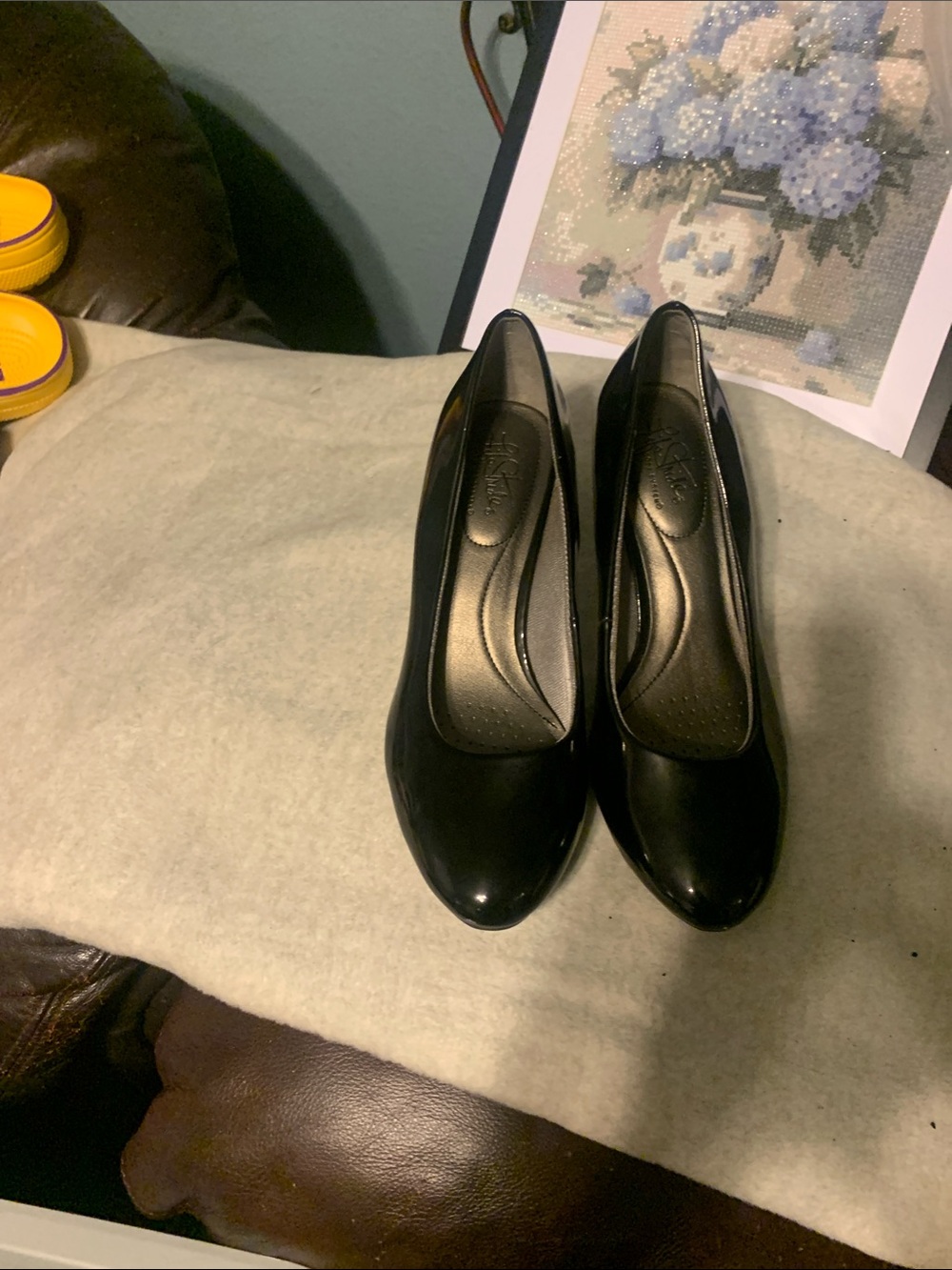 Life Stride Black Patent Women’s Heels